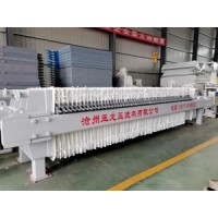 小機械壓濾機形成一個特殊并且完整的過濾通道